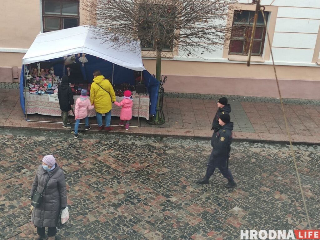 Минимум 12 человек задержали в Гродно во дворах 29 ноября. Милиция: "ненадолго собирались малочисленные группы граждан"