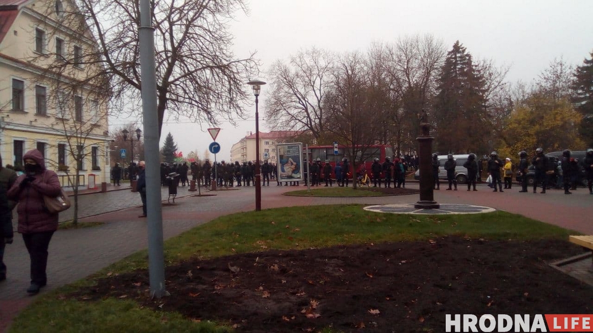 Гродно 15 ноября: акция памяти Бондаренко, разрушение мемориалов, десятки задержаний
