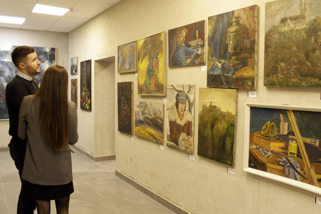 Во время кризиса для бизнеса в Гродно открылась арт-галерея. Зачем? Во время кризиса для бизнеса в Гродно открылась арт-галерея. Зачем?