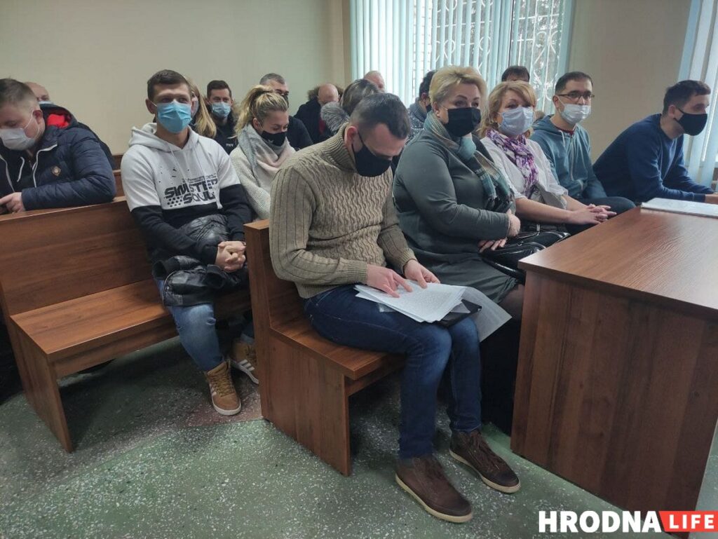 Пятерых гродненцев судят за сцепку в сентябре. Потерпевшие - 11 силовиков Пятерых гродненцев судят за сцепку в сентябре. Потерпевшие - 11 силовиков