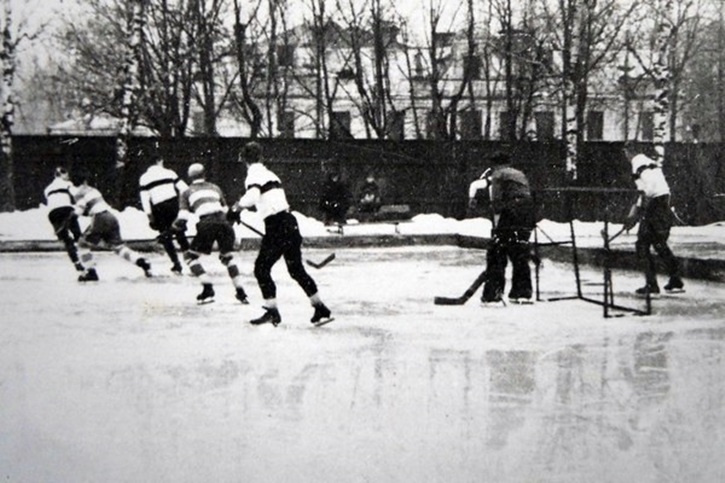3000 зрителей и будущие звезды: 28 лет назад в Гродно сыграли первый хоккейный матч чемпионата Беларуси