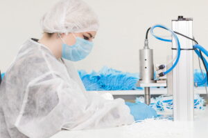 «Отшиваем по 15 000 масок в день, 5% бесплатно передаем медикам». История белорусского бренда одежды Nelva, который не боится перемен Nelva. Белорусский бренд женской одежды