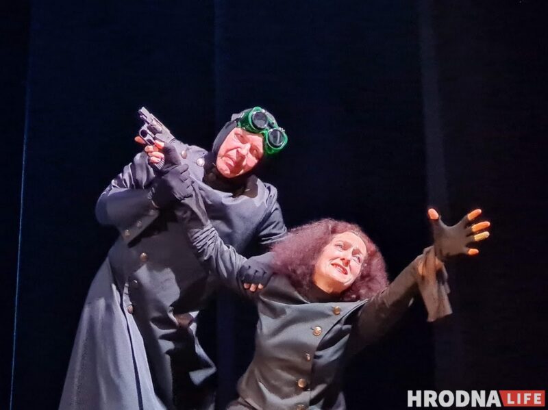 Медведь-оборотень на сцене: Гродненский театр кукол показал премьеру «Локиса»
