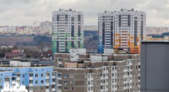 «Сердце колотится». Жители Фолюша еженедельно застревают в новых лифтах и предлагают заменить их