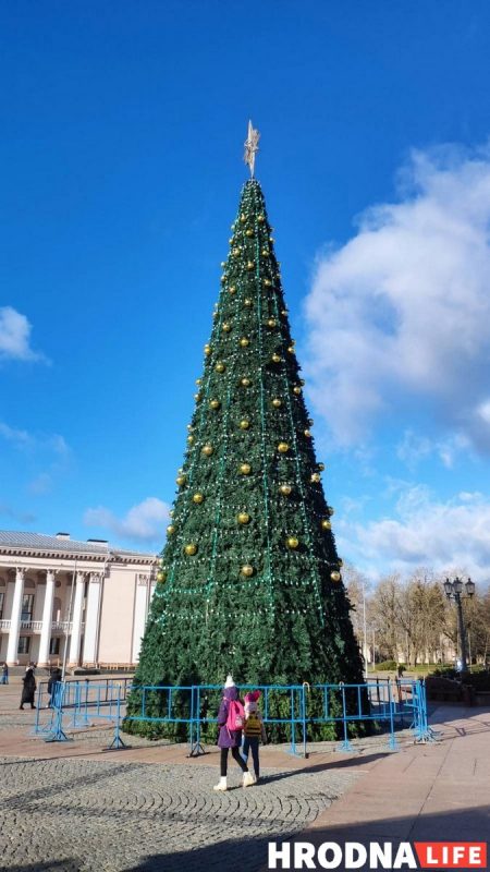 новогодняя елка Гродно новогодние украшения