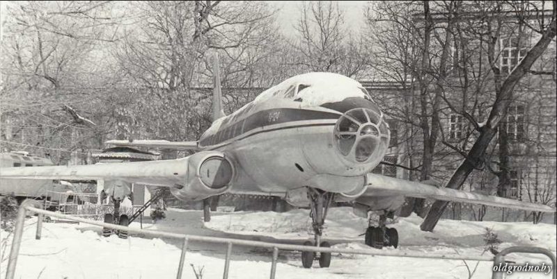 кинотеатр Полёт, 23 января 1980 года списанный самолёт ТУ-124 привезли в Гродно. Больше 10 лет он стоял в городском парке и был кинотеатром.