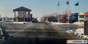 Очереди и конфликты на границе: возле “Берестовицы” организовали накопитель для автомобилей (обновлено) Очереди и конфликты на границе: возле “Берестовицы” организовали накопитель для автомобилей (обновлено)