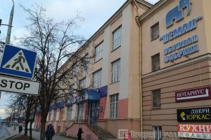 Не дать утонуть "Нёману". Гродненскую обувную фабрику отдали частному "Белвесту" - сравнили зарплаты и цены обувная фабрика