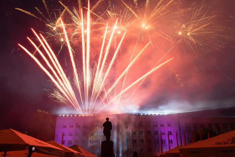 Выставка военной техники и GEELY, хор ветеранов и фейерверк. Что готовят в Гродно на День независимости (программа)