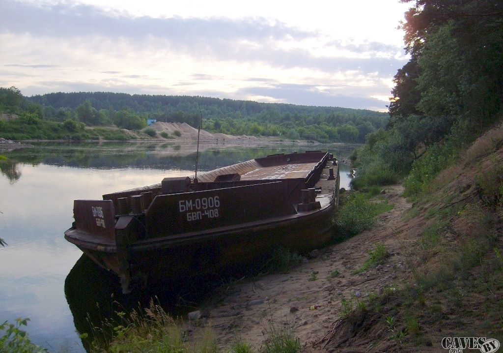 Баржа на Немане вместо моста: что сделают у "Привала"