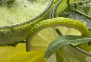 Террасы, коктейли, новинки. Гродненские кофейни и бары готовятся к летнему сезону Коктейль