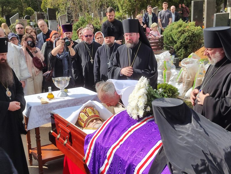 Похороны архиепископа Артемия (13)