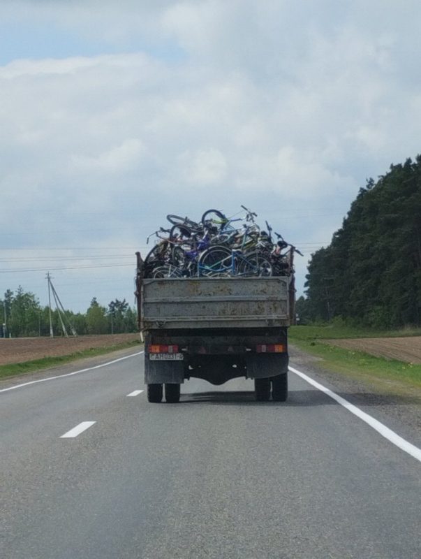 Велосипеды в грузовике