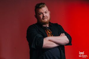 Судили мать в декрете, задержали дальнобойщика, провластный активист собирает сладости. Как прошла неделя в Гродно и области Павел Виноградов.