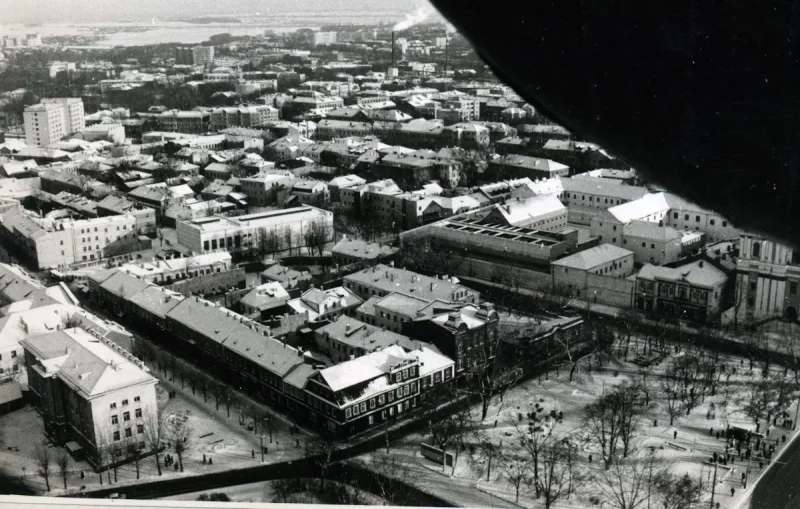 Центр Гродно, зима 1988 года. Чуть правее центра кадра видна Гродненская тюрьма №1