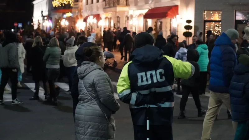 Милиция на улицах Гродно в новогоднюю ночь 2024. Фото: t.me/Neman102