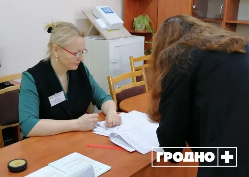 В Гродно - открытые кабинки, в Слониме - список "неблагонадежных". Началось досрочное голосование Досрочное голосование в Гродно