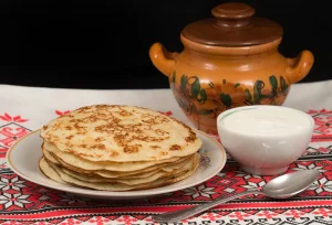 С икрой, мачанкой или малиновым джемом. Где поесть блинов в Гродно на Масленицу Блины на Масленицу. Фото: iStock