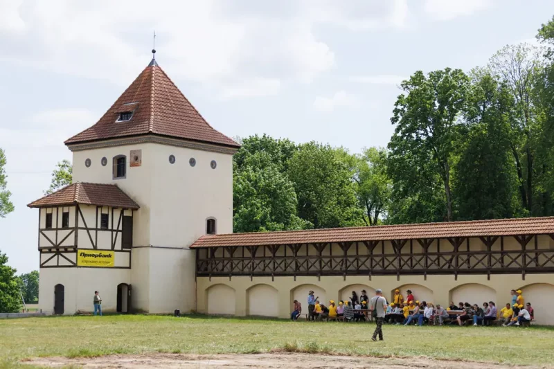Вход в Любчанский замок сделали платным Замок в Любче. Восстановление