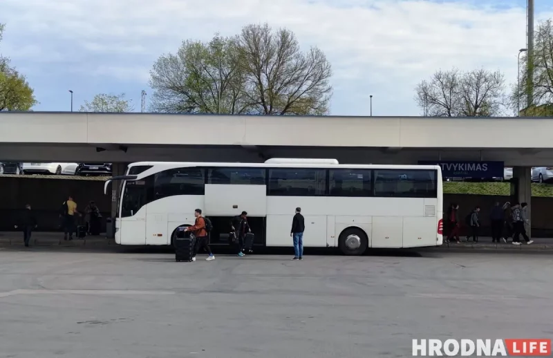 Гродненский перевозчик запустил новый автобус из Лиды в Вильнюс Автобус на вокзале в Вильнюсе. Фото: Hrodna.life