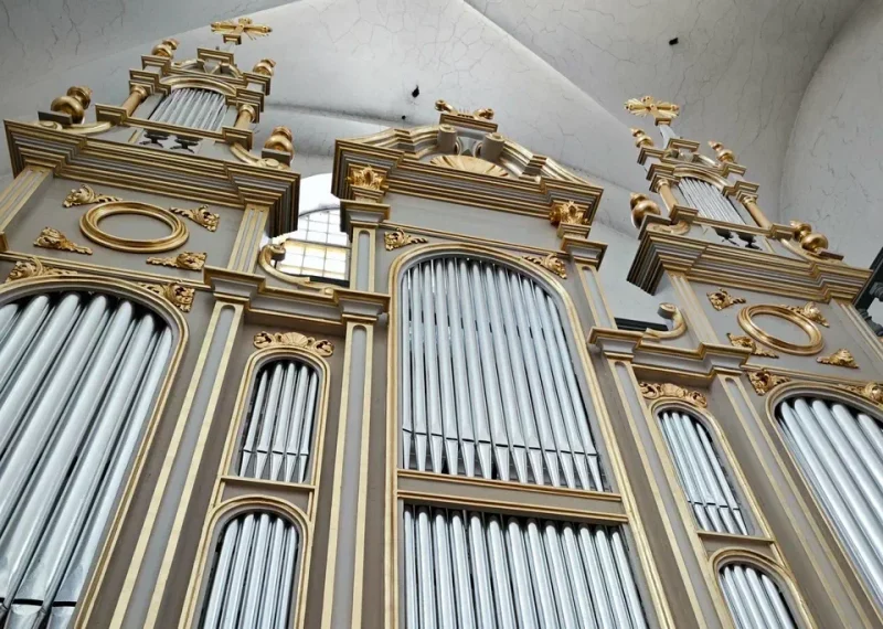 В Гродно откроют после реставрации один из крупнейших органов Беларуси Орган в Фарном костеле в Гродно - завершена реставрация органа в соборе Франциска Ксаверия