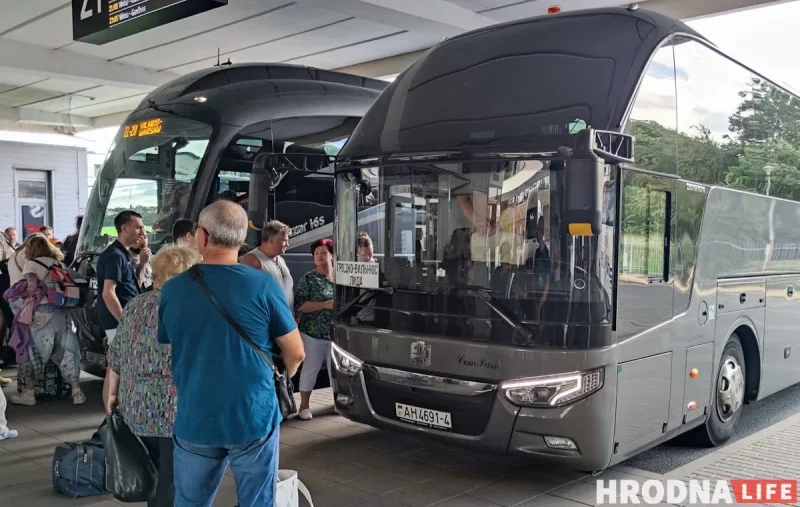 Автобусных рейсов между Литвой и Беларусью станет еще меньше Белорусский автобус на вокзале в Вильнюсе. Фото: Hrodna.life