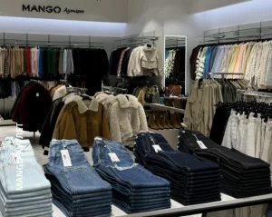 9 самых крутых средств белорусской декоративной косметики Ассортимент в гродненском Mango. Скриншот Hrodna.life из Instagram Triniti