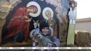 У Коложи появился традиционный живой вертеп Живой вертеп возле Коложской церкви в Гродно. Фото: БелТА