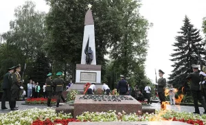 Братская могила в парке Жилибера в Гродно.