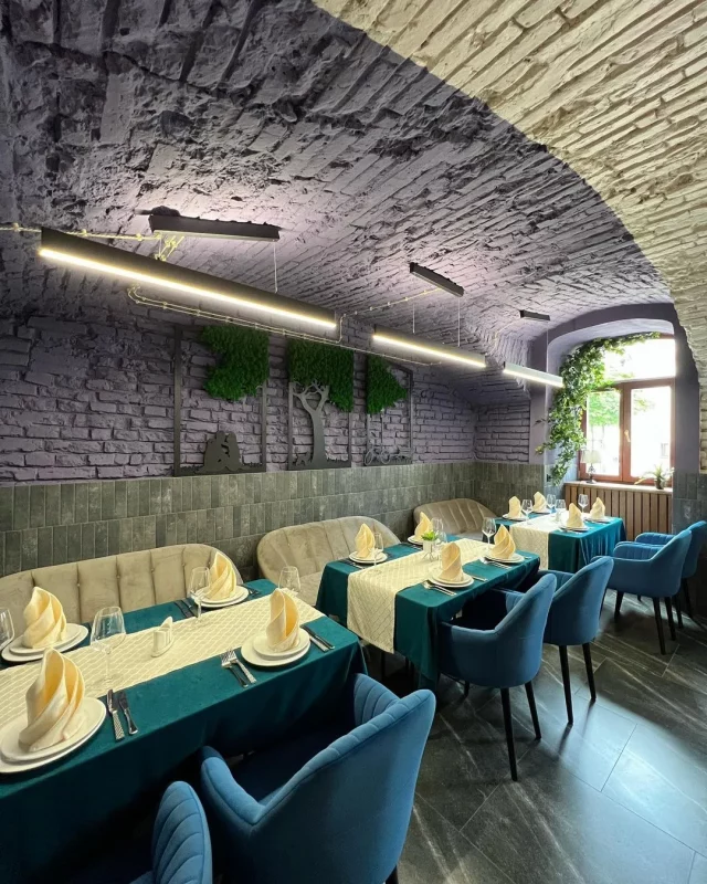 "Гатавалі смачна і не эканомілі на мясе". Гродзенцы настальгуюць па “Пяльменнай” у цэнтры