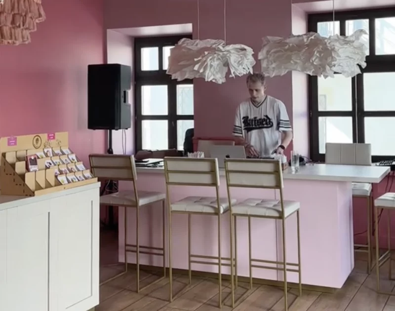 В Гродно пришел новый тренд — утренние рейвы в кофейнях 