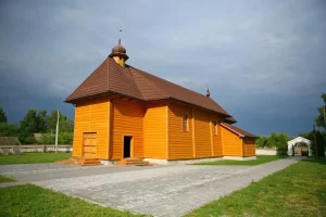 В Беларуси разработают экскурсию по храмам и кладбищам Вороновщины Костел Посещения Пресвятой Девы Марии в Трокелях