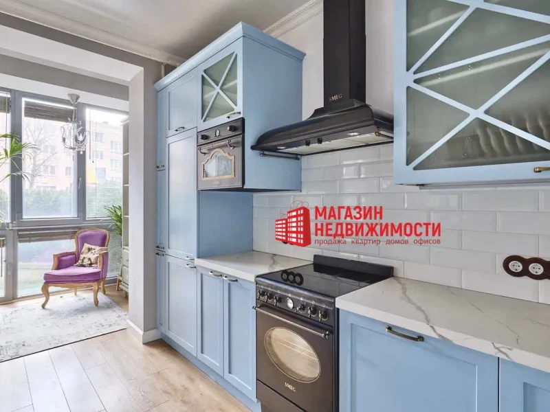 Недвижимость недели: в центре Гродно продают квартиру с интерьером, как из журнала, и собственным газоном