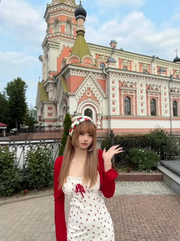 У Гродна прыехала вельмі мілая турыстка з Кітая – гараджане шкадуюць, што не паспелі зрабіць з ёй фота