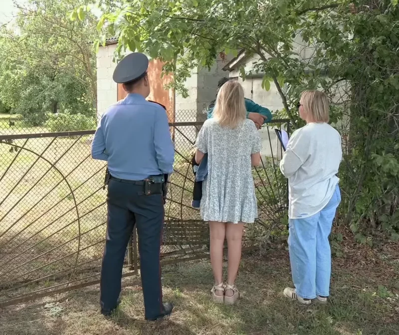 конфликт чиновников и пенсионерок на Девятовке