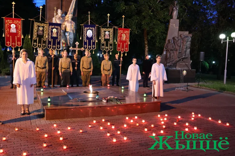 Митинг у Могилы неизвестного солдата в Новогрудке