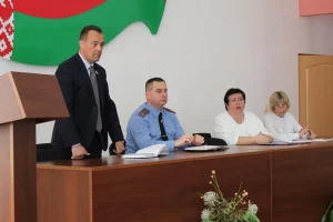 11 000 "тунеядцев" только в одном из районов Гродно - и 800 безработных во всей области. За дело взялась милиция ярмарка вакансий в РОВД