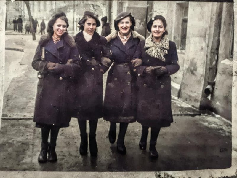 Гродненец с помощью нейросети раскрашивает архивные фото города 