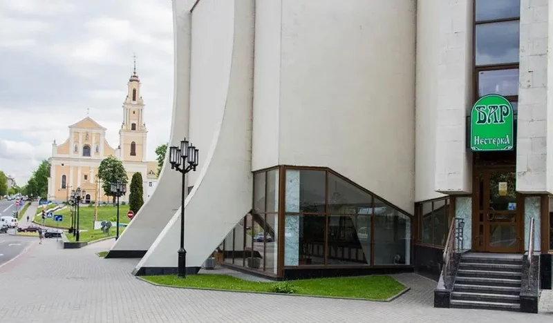 Вместо панка — русская классика. На месте бара Nesterka открылась рюмочная «Онегин» (обновлено)