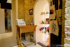 В центре Гродно появился еще один магазин с сувенирами - довольно необычными