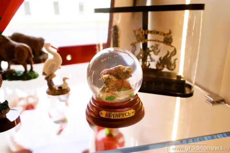 В центре Гродно появился еще один магазин с сувенирами - довольно необычными