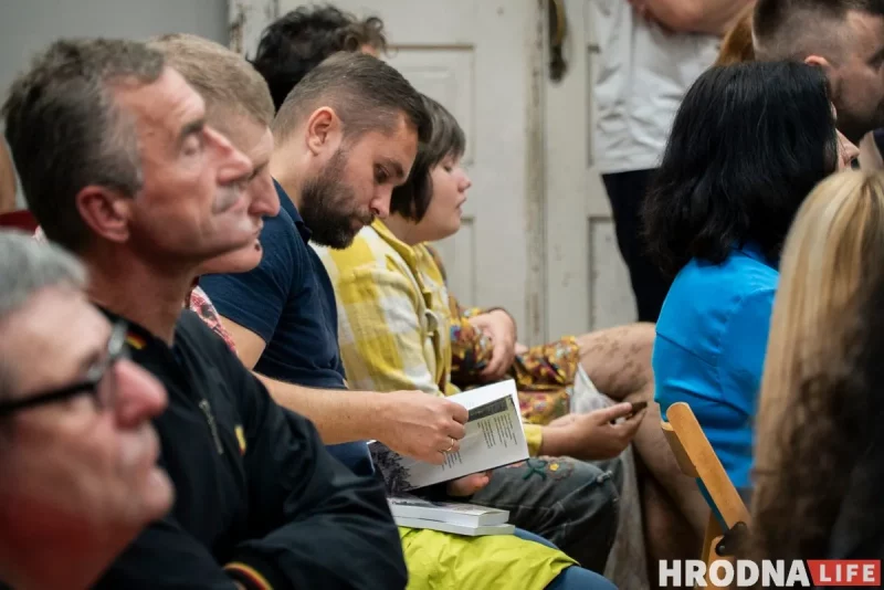 Руслан Кулевич выпускает третью книгу воспоминаний о межвоенном Гродно. Вот как ее получить гродненцам