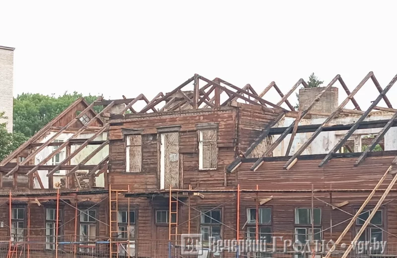 Началась реконструкция старинного дома в Новом Свете Началась реконструкция старинного дома в Новом Свете