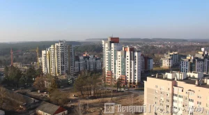 “Угадайте, что? Отписки”. Жители Фолюша ходят через овраг из-за стройки – местные власти не реагируют 