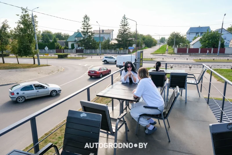 У Гродне адкрылася шаўрмічная з тэрасай на даху. Яе палюбілі кіроўцы