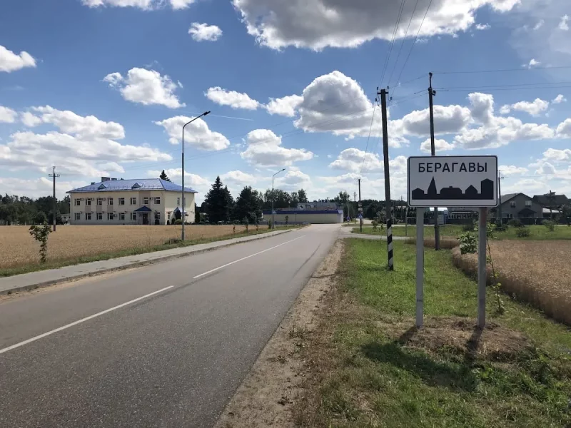 В поселке Береговой затапливает дома, а школьники ждут автобус часами. Что чиновники ответили его жителям? Поселок Береговой в Гродненской области