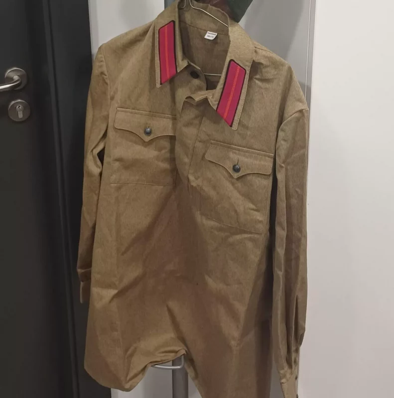 Белорус вез в Литву шапку-ушанку с советской символикой - вещи забрали на границе