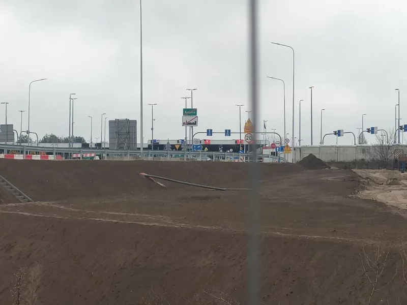 «Беларуская мафія вярнулася». Рэпартаж з польскай Кузніцы, дзе пасля чатырох гадоў адкрыўся памежны пераход