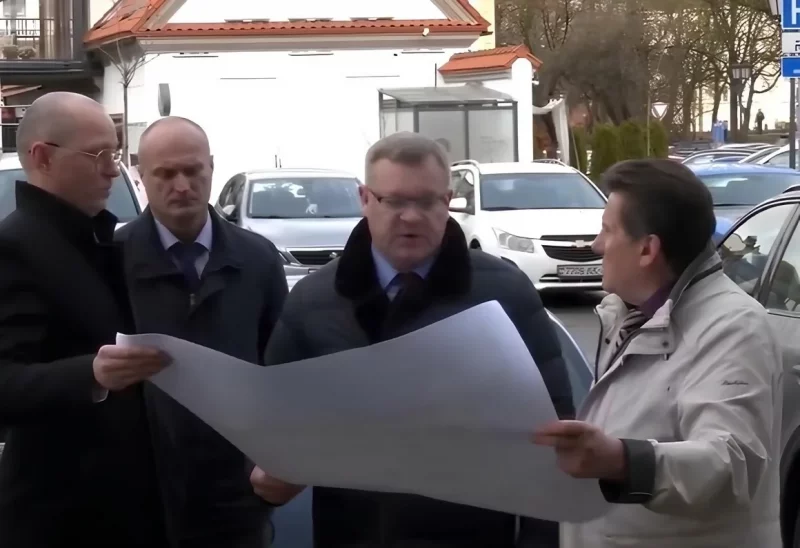 «Дай яму касцёл рэстаўраваць — і там з’явяцца нумары». Рэканструяваць Дом быту будзе Сямашка — што пра гэта думаюць гродзенцы