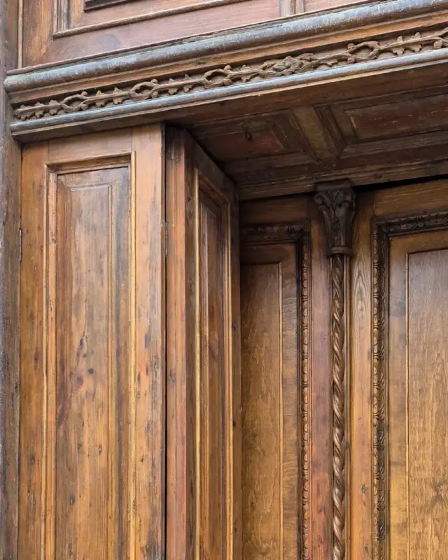 В бывшем кожвене на Василька восстановили старинные двери